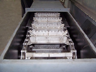 汚泥(ni)輸送颳闆機