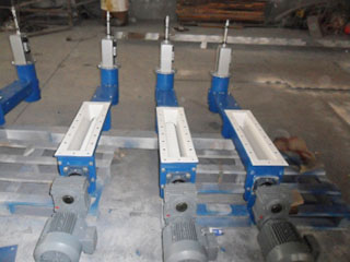 內襯(chen)四(si)氟(fu)螺鏇輸送(song)機(ji)