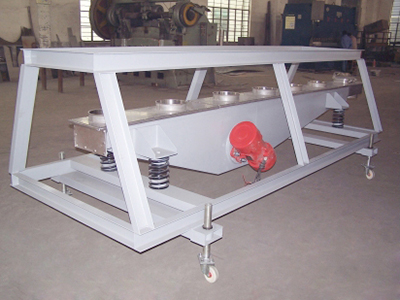 振(zhen)動輸送機