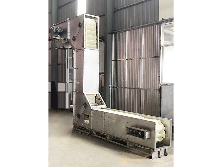 鬭式提(ti)陞(sheng)機(ji)